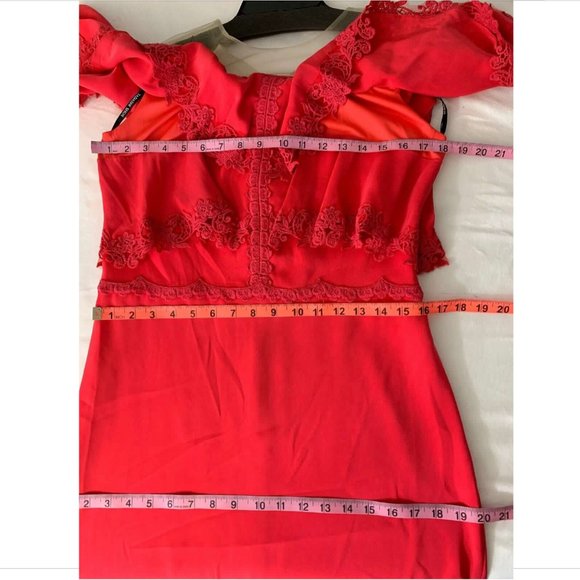 NEW $428 Tadashi Shoji Karlie Off-Shoulder Crepe Gown‎ Red [SZ 10 ] - Picture 3 of 11